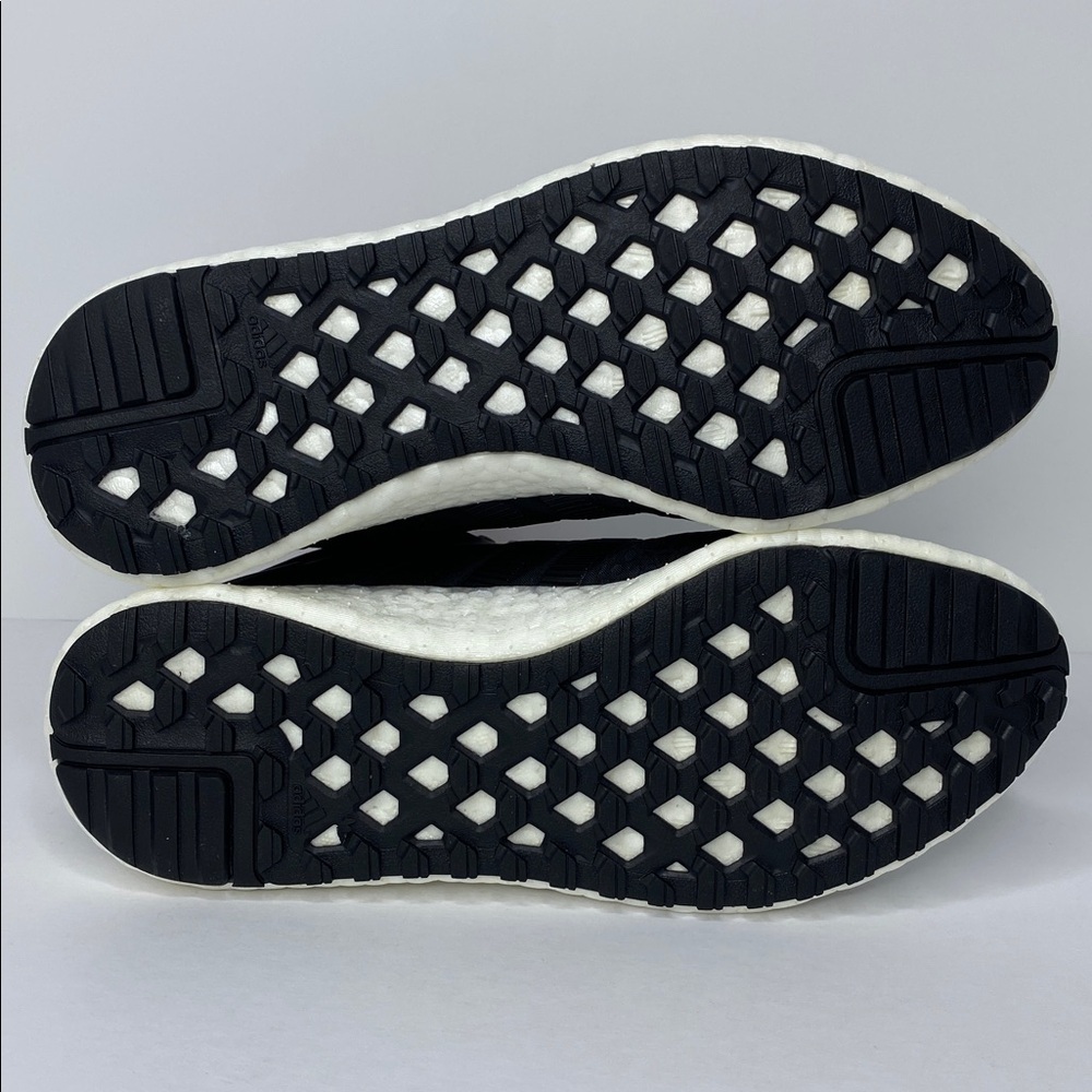 Women's Adidas Boost - Picture 9 of 9